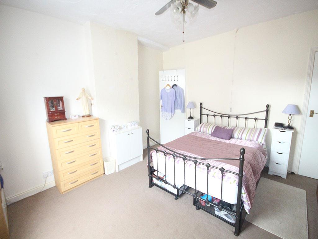 2 bedroom end terrace house SSTC in Earby - IMG_3298.jpg